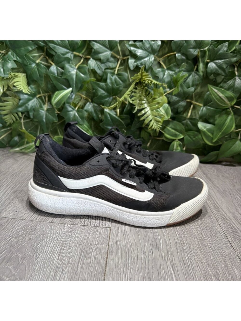 Vans Ultrarange Exo Black White Skate Casual Shoes Sneakers Women Size 8
